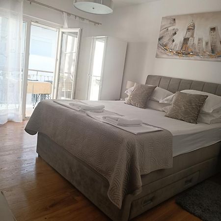 Apartment Golden Sunrise - 4 Ul.Petra Svacica11 Baška Voda エクステリア 写真