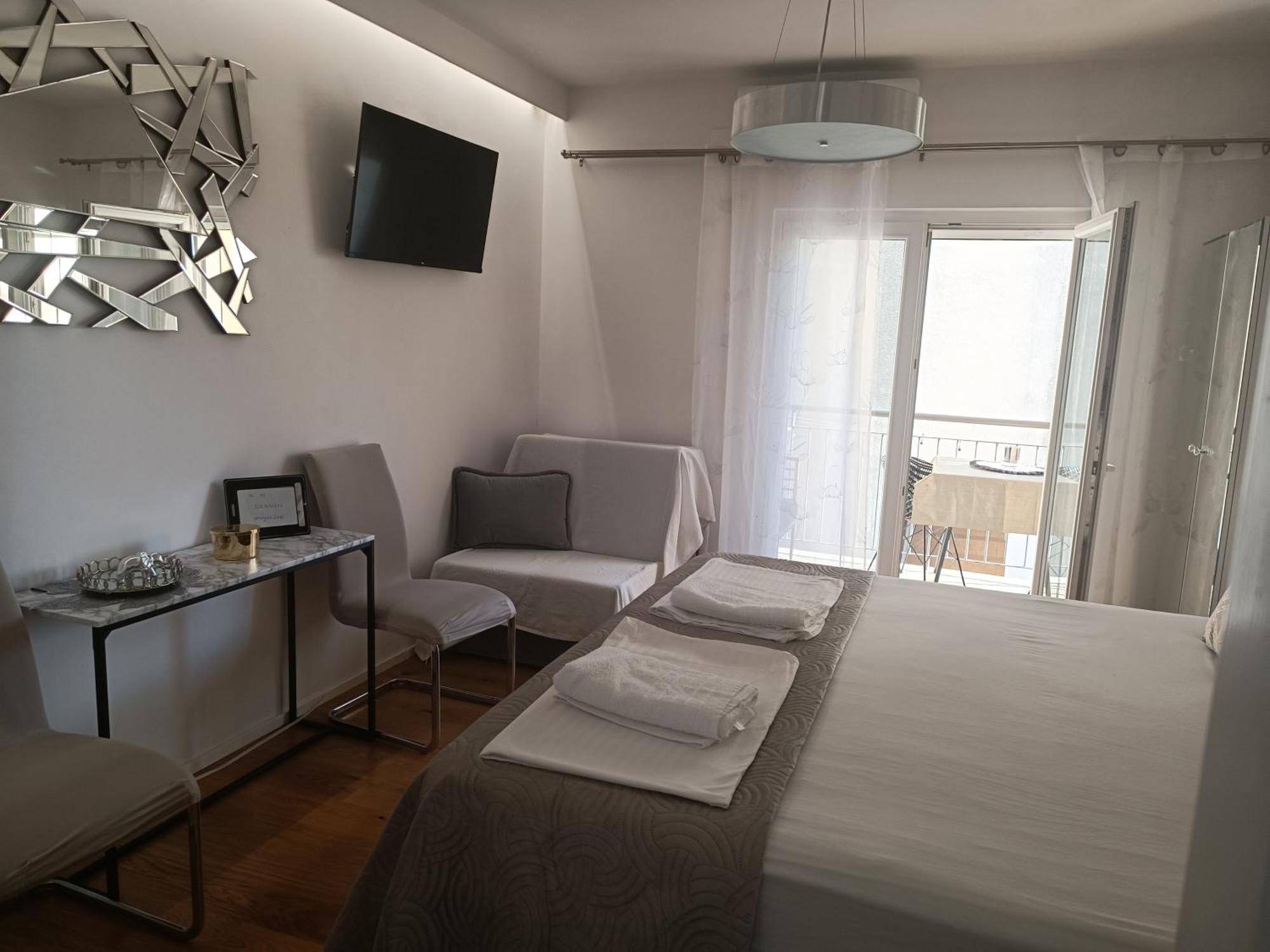 Apartment Golden Sunrise - 4 Ul.Petra Svacica11 Baška Voda エクステリア 写真